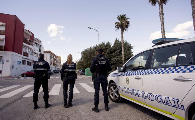 El Ayuntamiento de Salobreña dotará de pistolas táser a sus agentes de la Policía Local