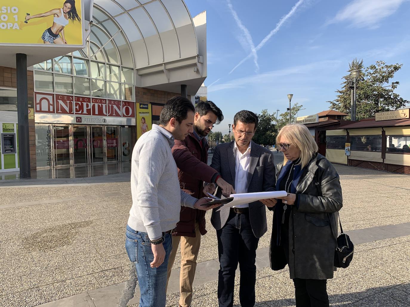 El PSOE pide al Ayuntamiento que impulse la reforma prevista para el centro comercial Neptuno