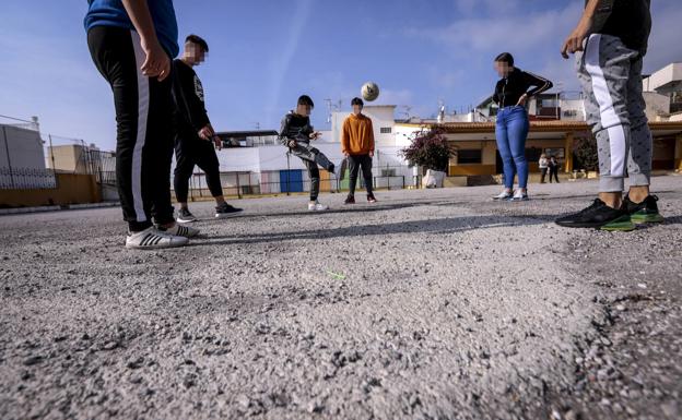 El Ave María Esparraguera busca padrinos para su patio