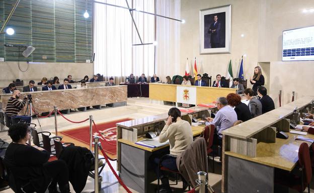 Una decena de asociaciones se queda sin ayuda municipal por la lentitud de la burocracia local