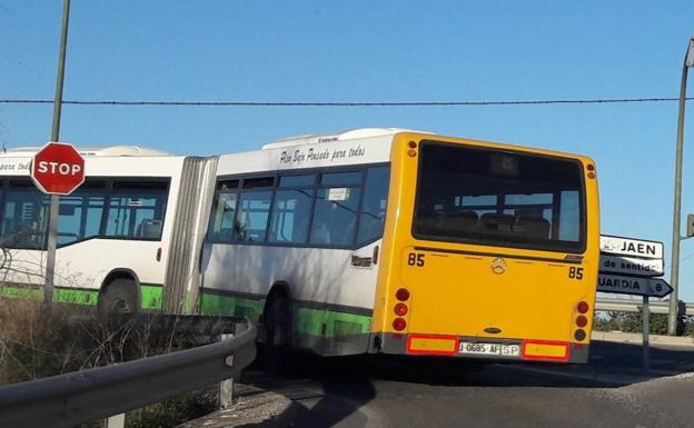 18 de los 38 autobuses urbanos tienen más de 12 años de antigüedad