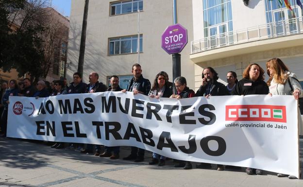 Concentración para pedir una mayor prevención de los accidentes laborales