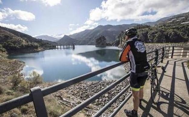 Ocho lugares para 'perseguir' el río Genil por la provincia