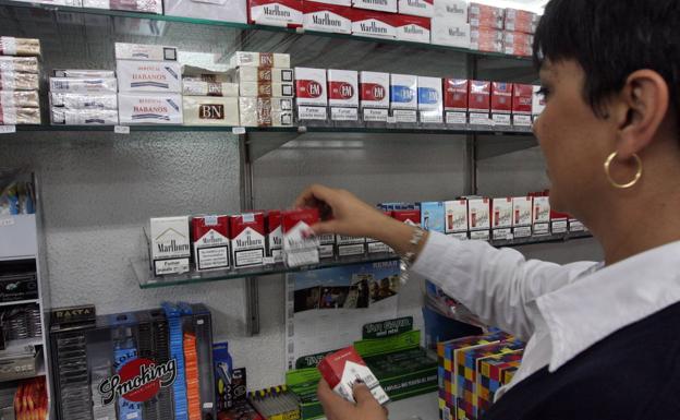 Jaén reduce el consumo de tabaco justo cuando Sanidad planea subir el precio de las cajetillas