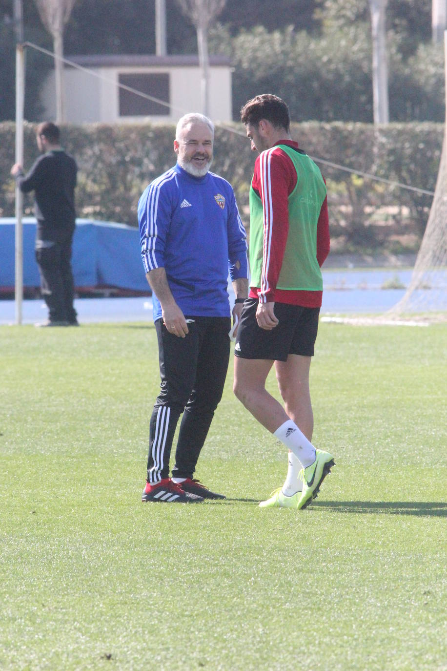 Iván Martos: «Al Almería le quedan trece finales para el objetivo»