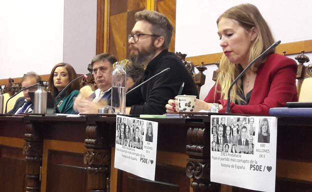 'Moción de censura' a las botellitas de plástico en las administraciones