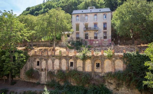 La Granada legendaria: los secretos tras los muros del Hotel Reúma
