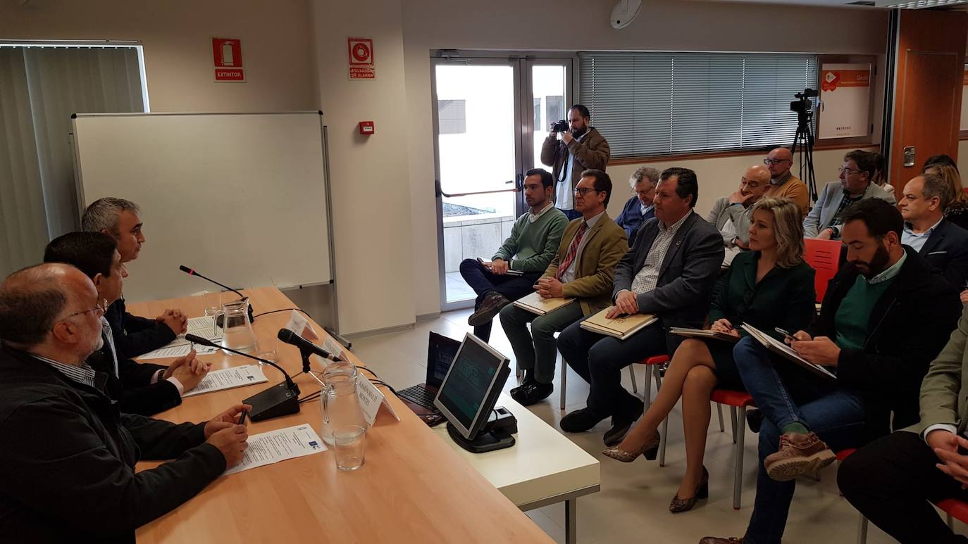 Un centenar de ayuntamientos, en el I Encuentro de la Red de Municipios por los Olivares Vivos