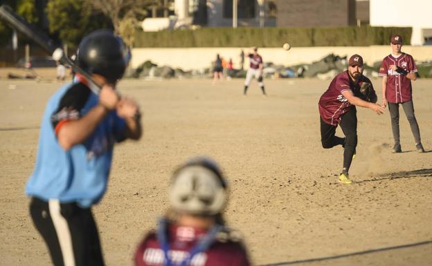 Almería estrena un campo de béisbol