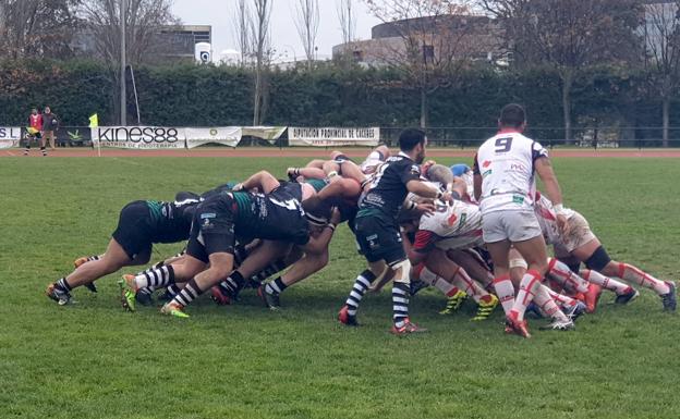 Unión Rugby Almería se diluye con la lluvia extremeña