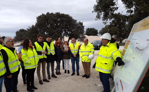 Las obras de la A-32 superan la mitad de su ejecución