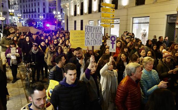 «¡Sola y borracha quiero volver a casa!»