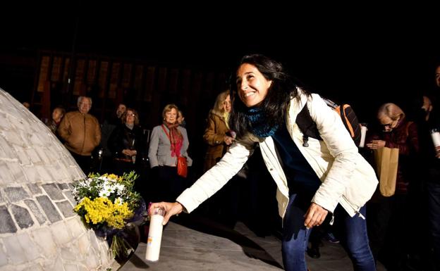 La madre de Gabriel anima a comprar un libro solidario en favor de las personas desaparecidas