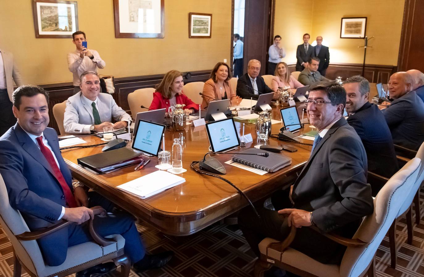 La Junta aprueba hoy el decreto que simplificará normas para las empresas