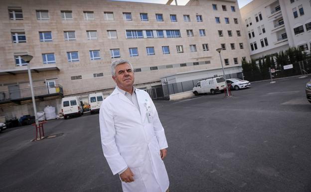 El hospital de Motril cambia de gerente y Antonio Cansino Osuna se pone al frente