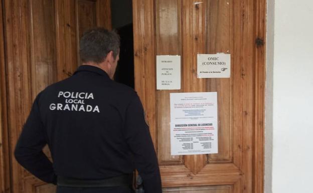 La administración aplica medidas a la atención de cara al público desde hoy