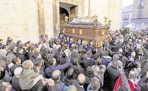 La Agrupación de Cofradías reconoce que la Semana Santa pinta «mal», aunque «será lo que Dios quiera»
