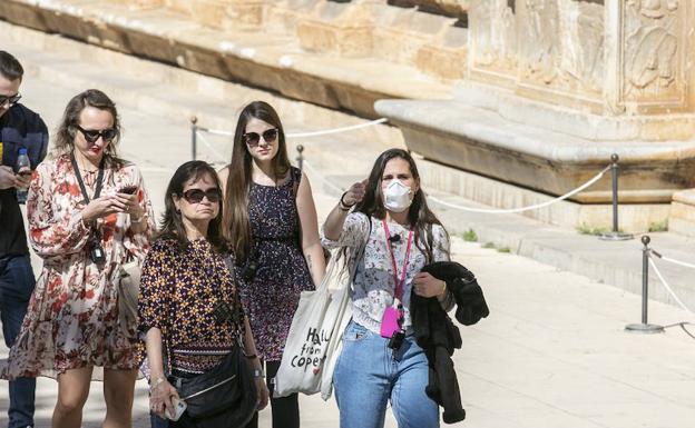 Andalucía habilita un nuevo teléfono para atender casos de coronavirus