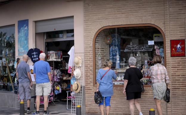 Motril, Almuñécar y Salobreña recomiendan el cierre de negocios de restauración y ocio