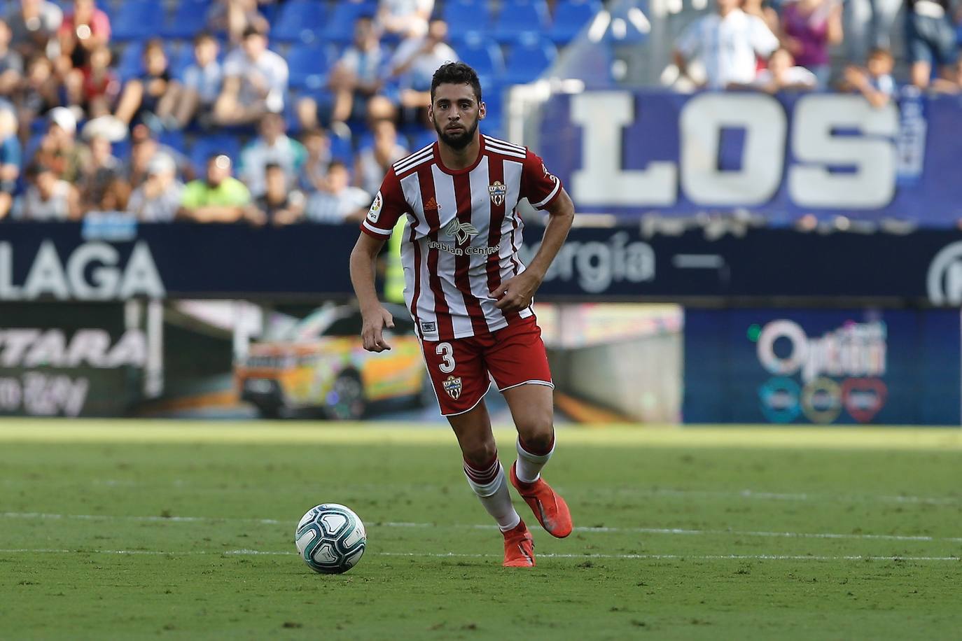 Iván Martos amplía su contrato con la UD Almería hasta 2024