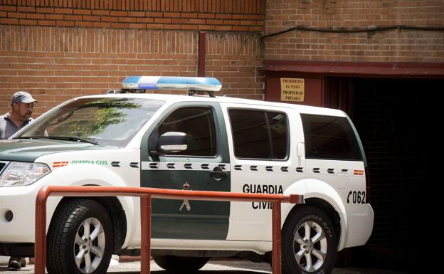 Un vehículo de la Guardia Civl/Ideal