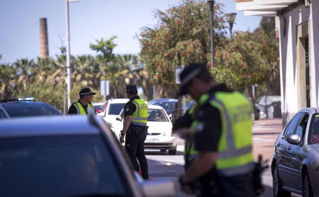 La Policía de Motril clausura talleres abiertos en el Vadillo y comenzará a sancionar