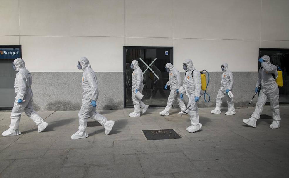 Tras las huellas de la pandemia en Granada: a un milímetro del coronavirus