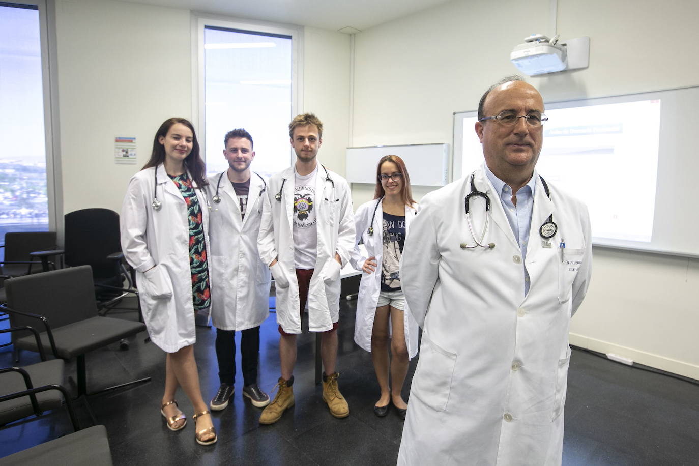 Más de 3.500 universitarios del ámbito sanitario se apuntan a ayudar