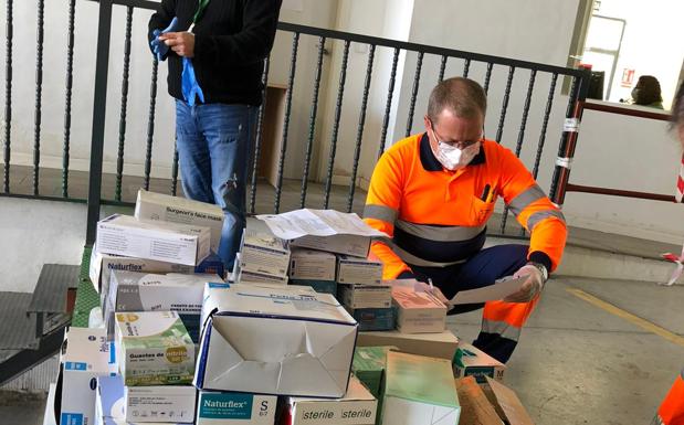 Centros educativos de Jaén mandan material de prevención a los sanitarios