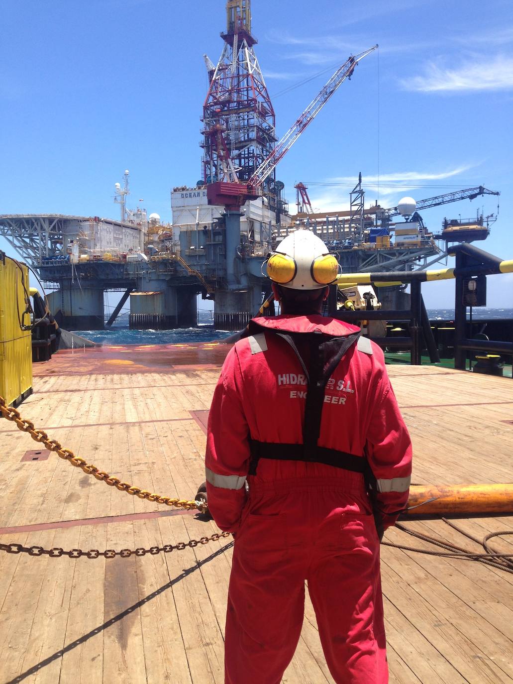 La plataforma petrolífera Ocean Confidence llega a Almería