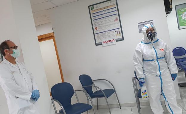 Alcaldes de Granada que apagan fuegos a golpe de teléfono