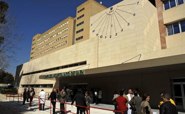 Salud plantea convertir en UCIs hasta el 40% de las salas de recuperación de los quirófanos