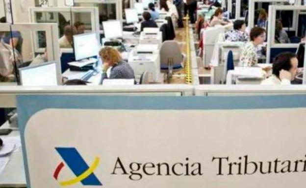 Las donaciones por la pandemia del coronavirus desgravarán en la Renta «el año que viene»