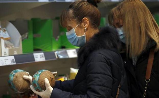 El Gobierno recomienda comer pescado fresco y cordero «para ayudar a los pequeños productores»