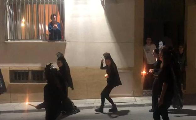 Los vídeos de la procesión de mantillas de Porcuna que se han hecho virales en el estado de alarma