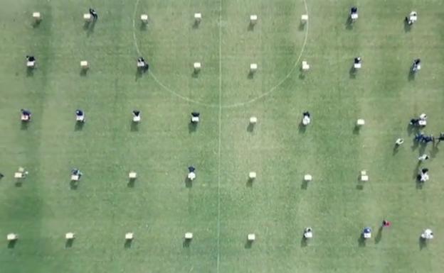 Así son los exámenes de oposición en Corea del Sur en plena pandemia de coronavirus