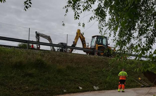Un socavón en la autovía A-4 a la altura de Andújar obliga a desviarla