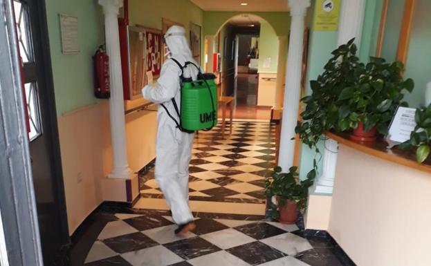 Salud medicaliza la residencia de La Granja, en Linares