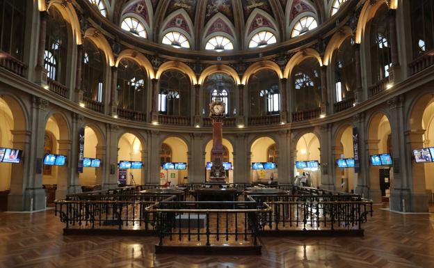 El Ibex-35 logra conquistar los 7.000 puntos al cierre con una subida del 2,3%