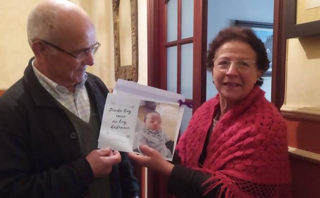 Ayudan a dos mujeres de Baeza a conocer a su sobrino recién nacido