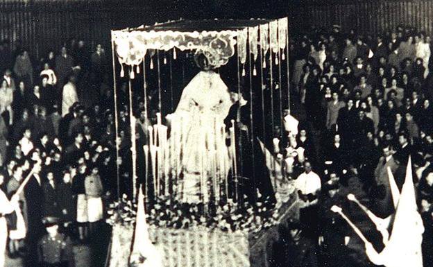 Cuando las hermandades salían de la Catedral