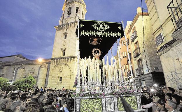Caridad y Oración en este Viernes Santo