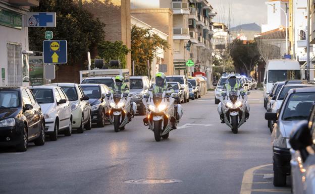 Prohíben las caravanas de coches de policía y las felicitaciones de agentes a vecinos durante el estado de alarma