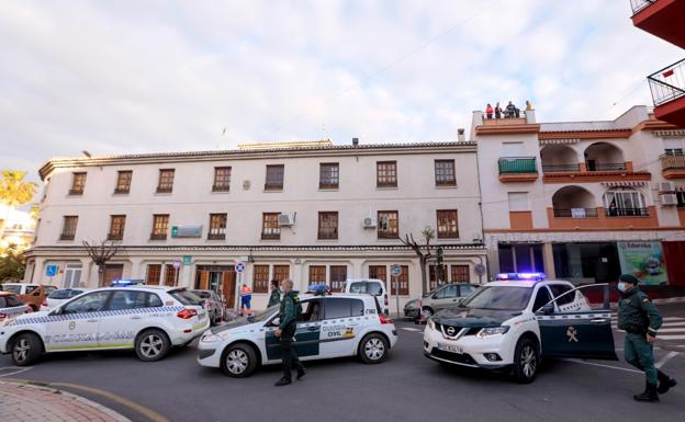 Salobreña sacará coches municipales con megafonía como alternativa a la prohibición de las caravanas de policías