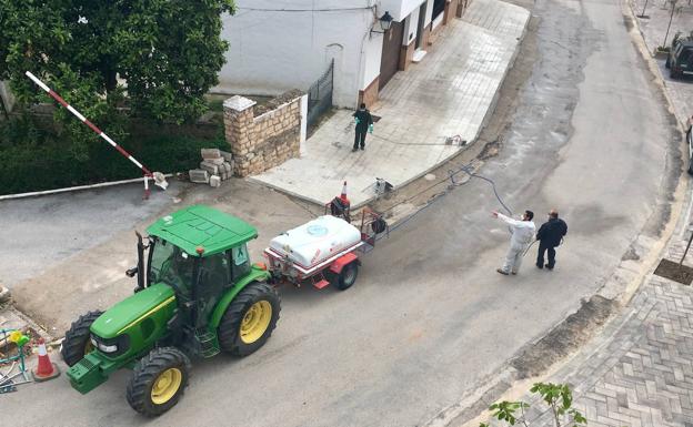 Agricultores que ayudan en la lucha contra el coronavirus