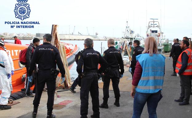 Sindicatos de Policía reclaman médicos para atender las pateras