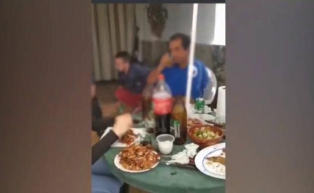 Denunciadas 23 personas por celebrar una fiesta en plena calle en Navas del Madroño