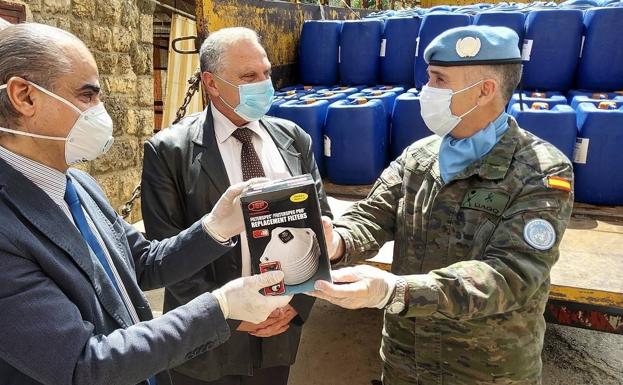 La BRILIB XXXII entrega material contravirus a la población libanesa
