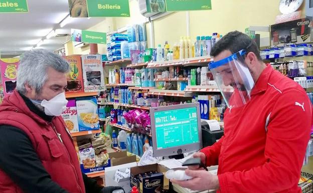 Las nuevas tecnologías hacen más llevadero el confinamiento en Abla