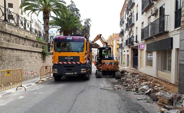 Retoman la reforma de la Carrera de Jesús con materiales nobles